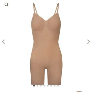 SKIMS SEAMLESS SCULPT BODYSUIT MID THIGH In Clay Size 2x/3x